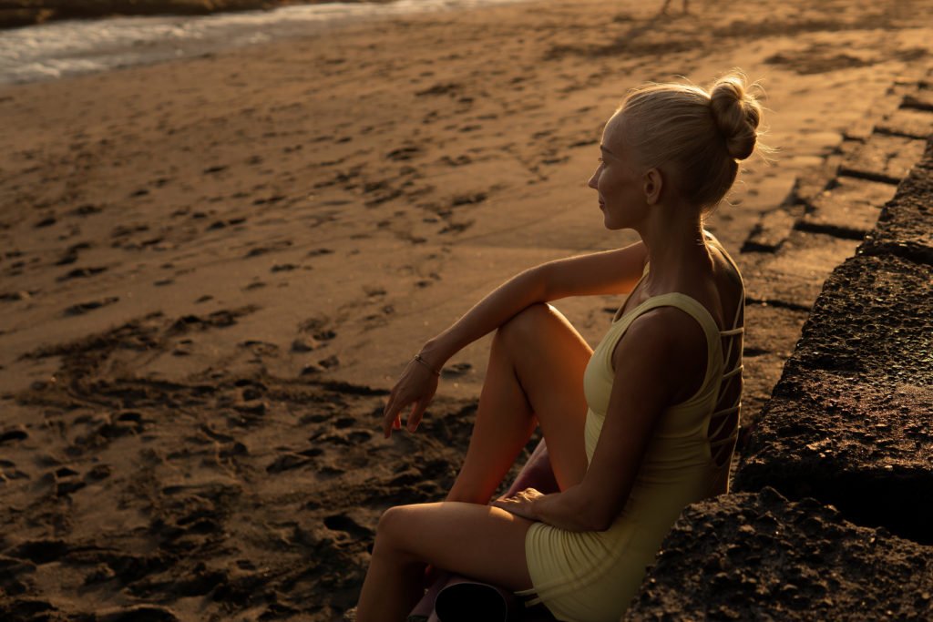 beautiful woman posing in the beach